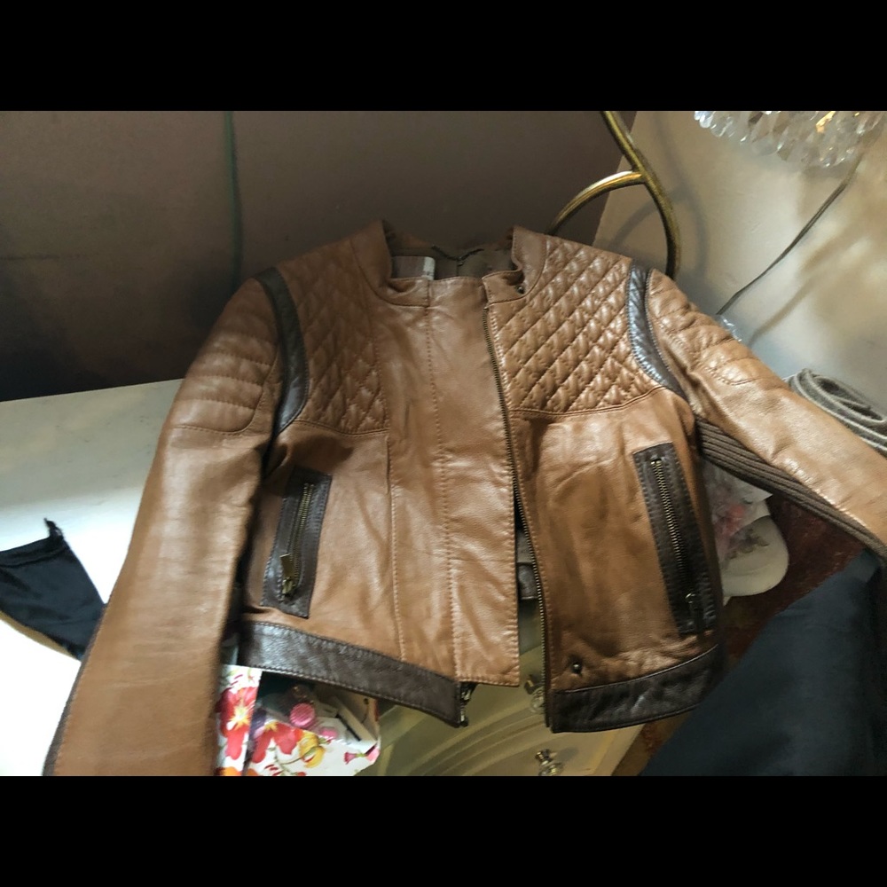 Leather jacket - Picture 2 of 8